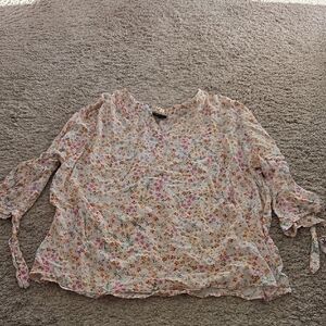 Jones New York Floral Blouse in Cream and Pink